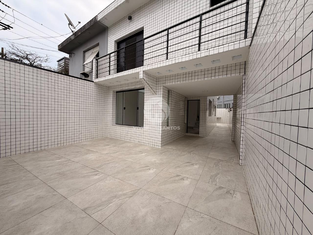 Sobrado Reformado, 3 Dormitórios, 2 Suítes com Closet e Sacada, Quintal e 2 Vagas – Santos/SP em Vila Mathias, Santos — foto 2