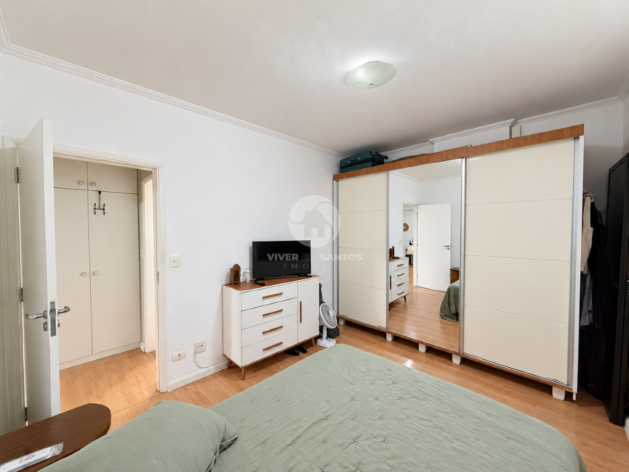 Apartamento com Varanda, Sala Ampla, Vaga Demarcada e Portaria 24 Horas na Aparecida – Santos/SP em Aparecida, Santos — foto 8