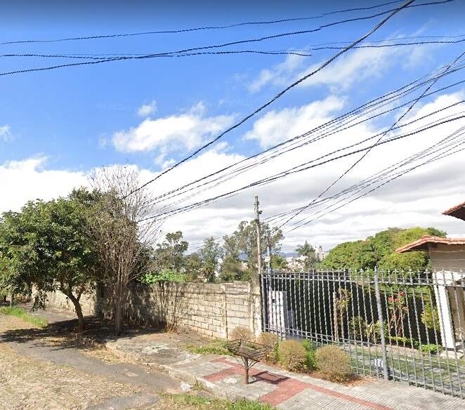Terreno à venda no Bandeirantes: 