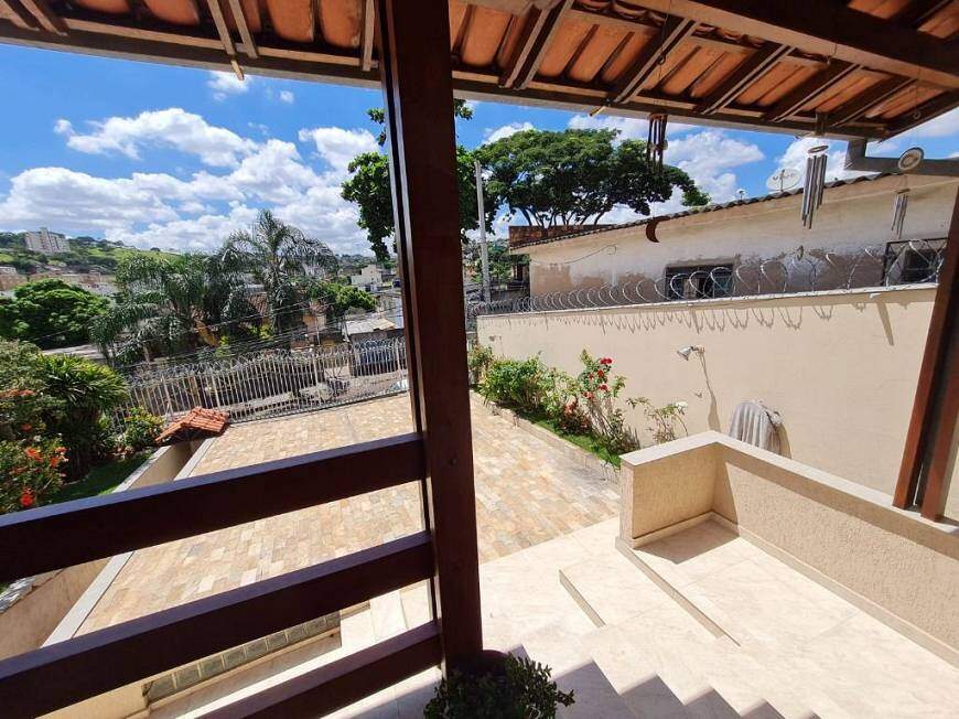 Casa à venda no Alípio de Melo: 