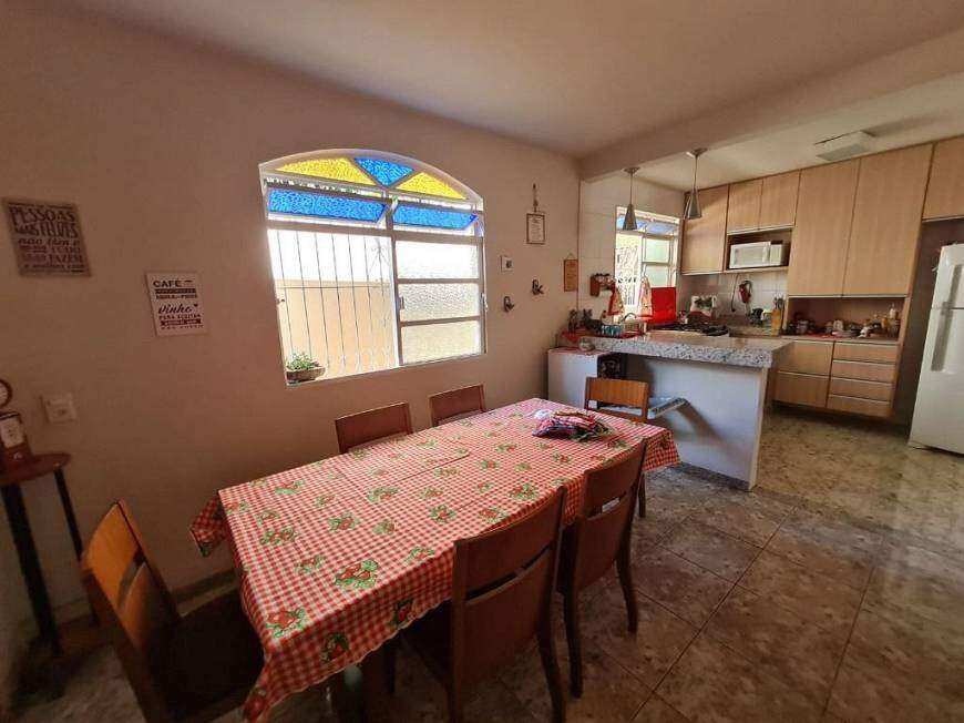 Casa à venda no Alípio de Melo: 