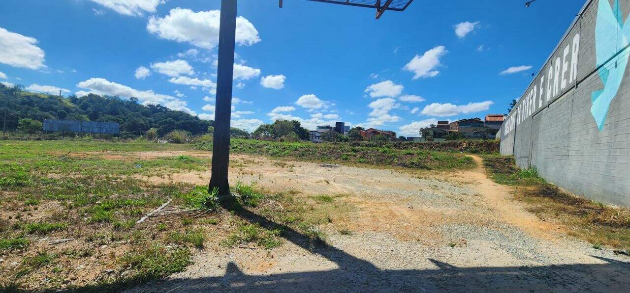 Terreno Comercial à venda no Ressaca: 
