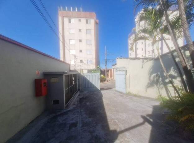Terreno à venda no Caiçaras: 