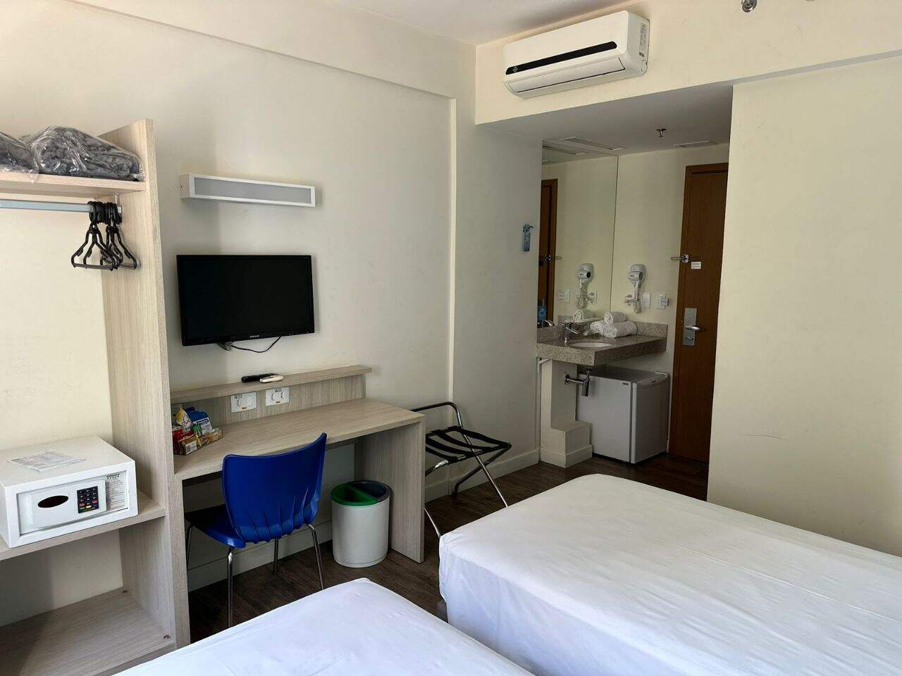 Apartamento à venda no Caiçaras: 