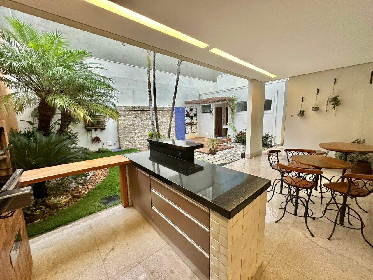 Casa em Condomínio à venda no Jardim Paquetá: 