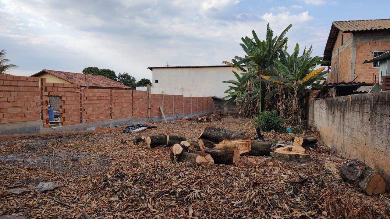 Terreno à venda no Braúnas: 