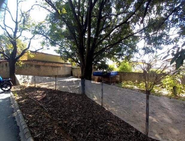 Terreno à venda no Bandeirantes: 