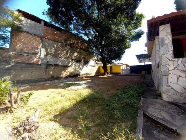 Terreno à venda no Bandeirantes: 