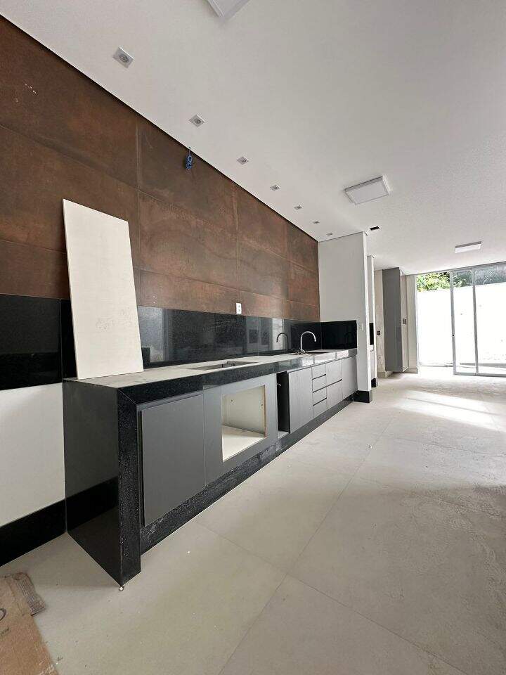 Casa em Condomínio à venda no Portal Do Sol: 