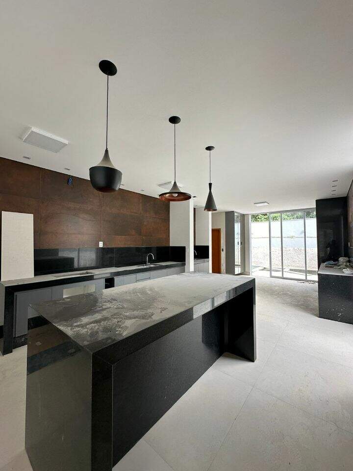 Casa em Condomínio à venda no Portal Do Sol: 