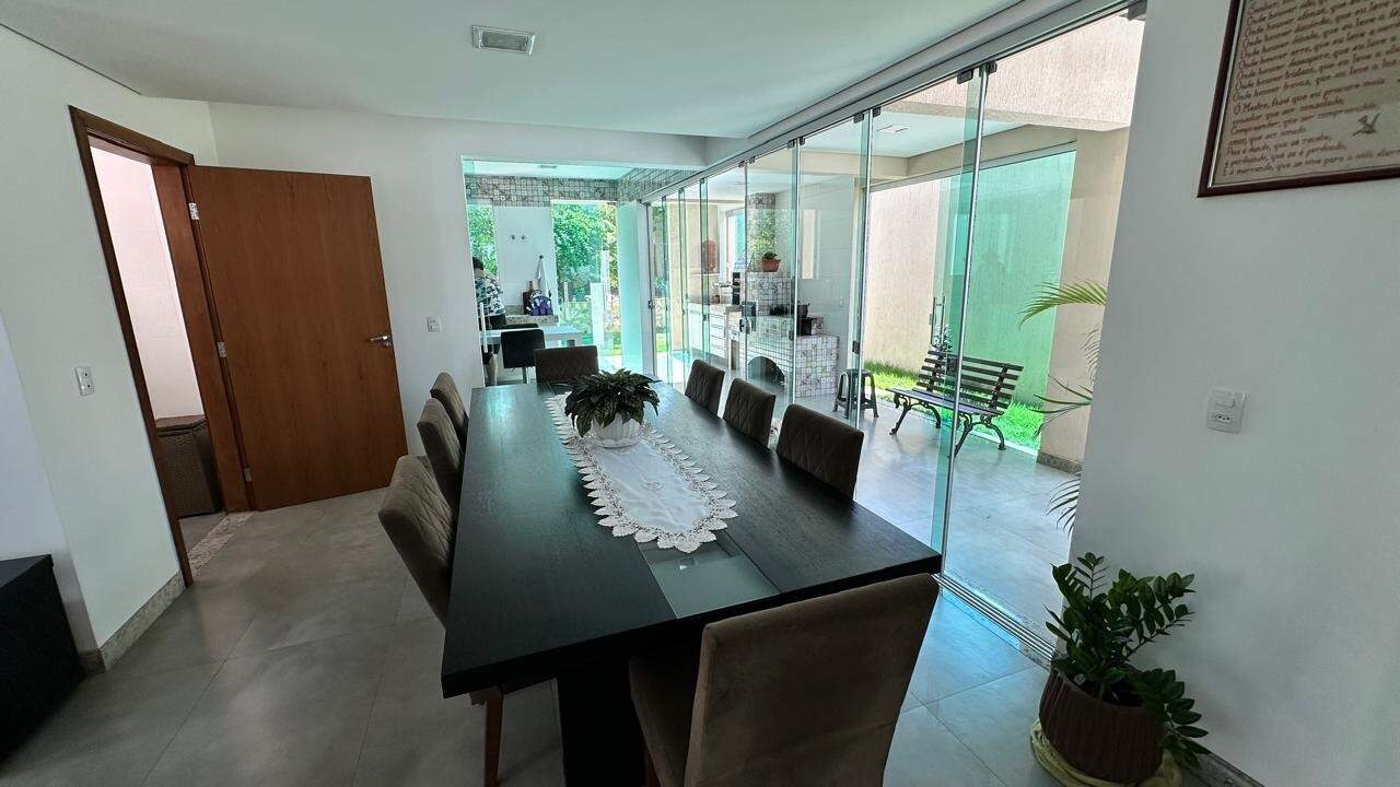 Casa em Condomínio à venda no Portal Do Sol: 