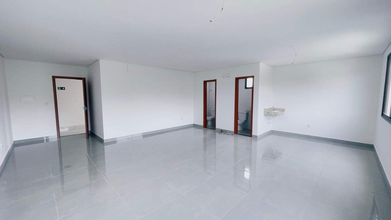 Sala Comercial à venda no São Luiz: 22