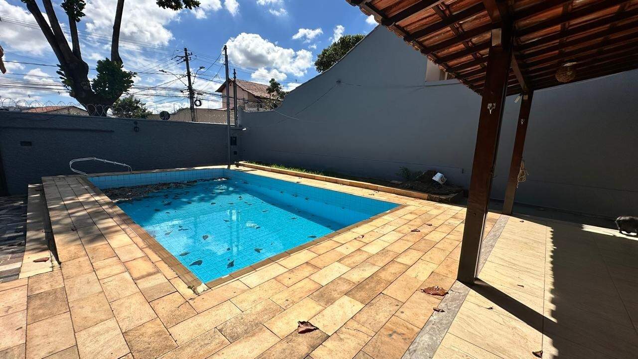 Casa à venda no Alípio de Melo: 