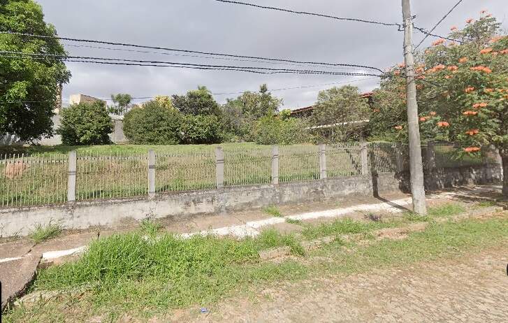 Terreno à venda no Bandeirantes: 