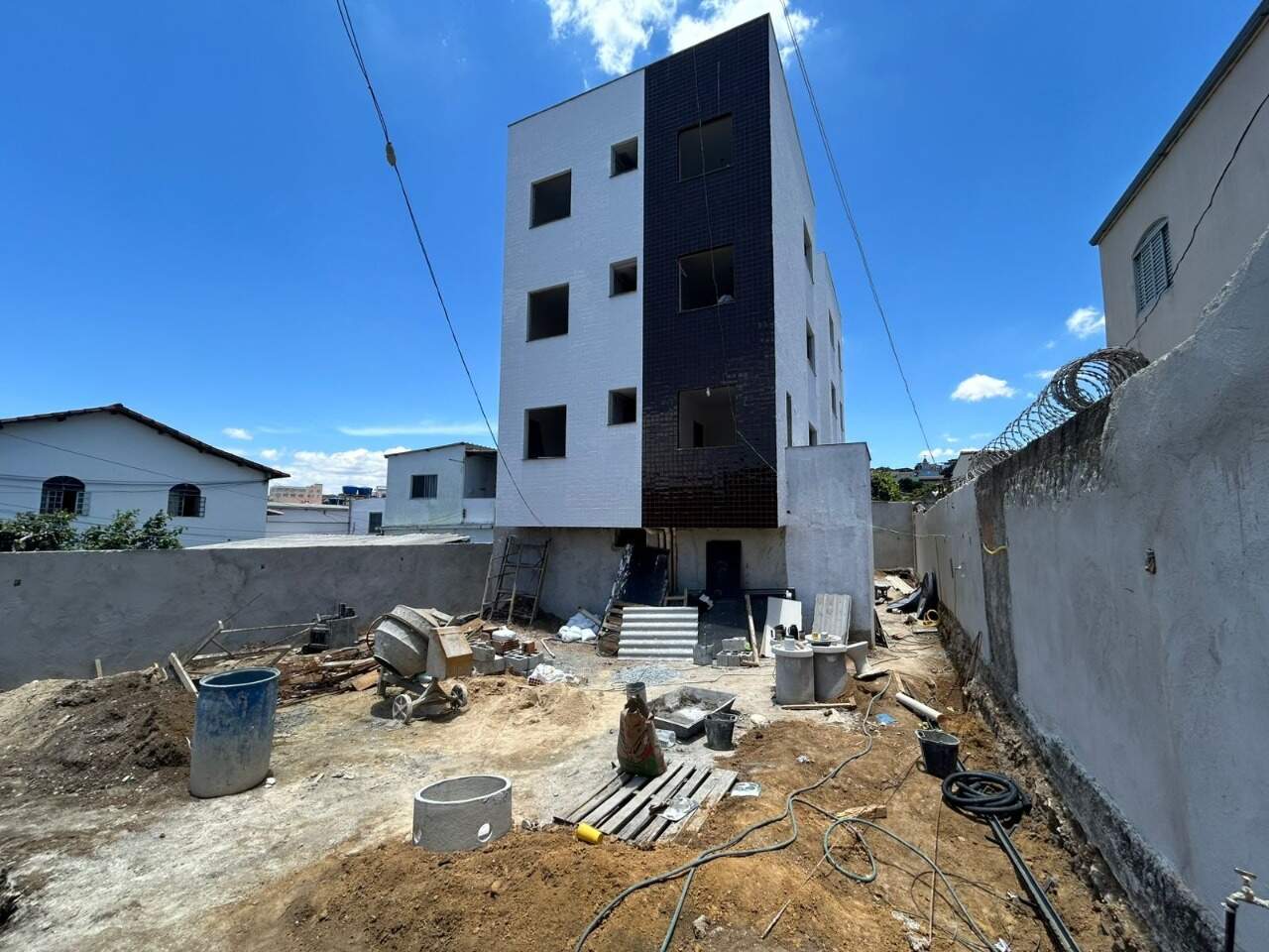 Apartamento à venda no Coqueiros: 