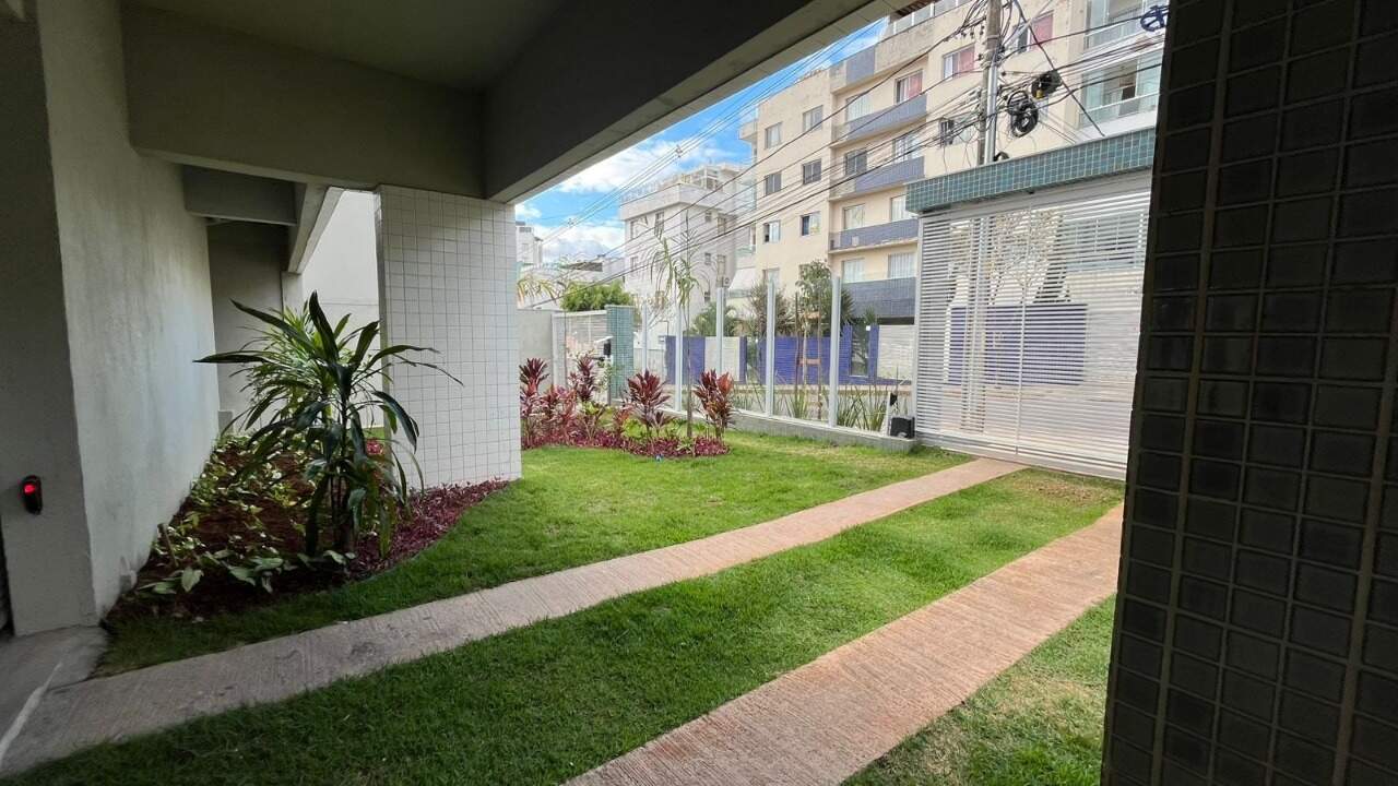 Apartamento à venda no Manacás: 