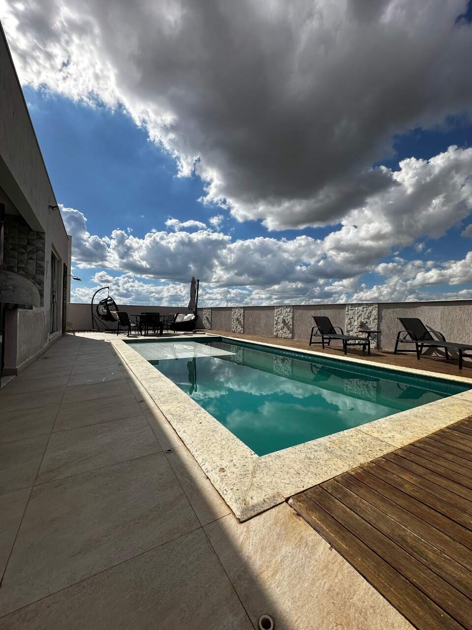 Casa em Condomínio à venda no Portal Do Sol: 