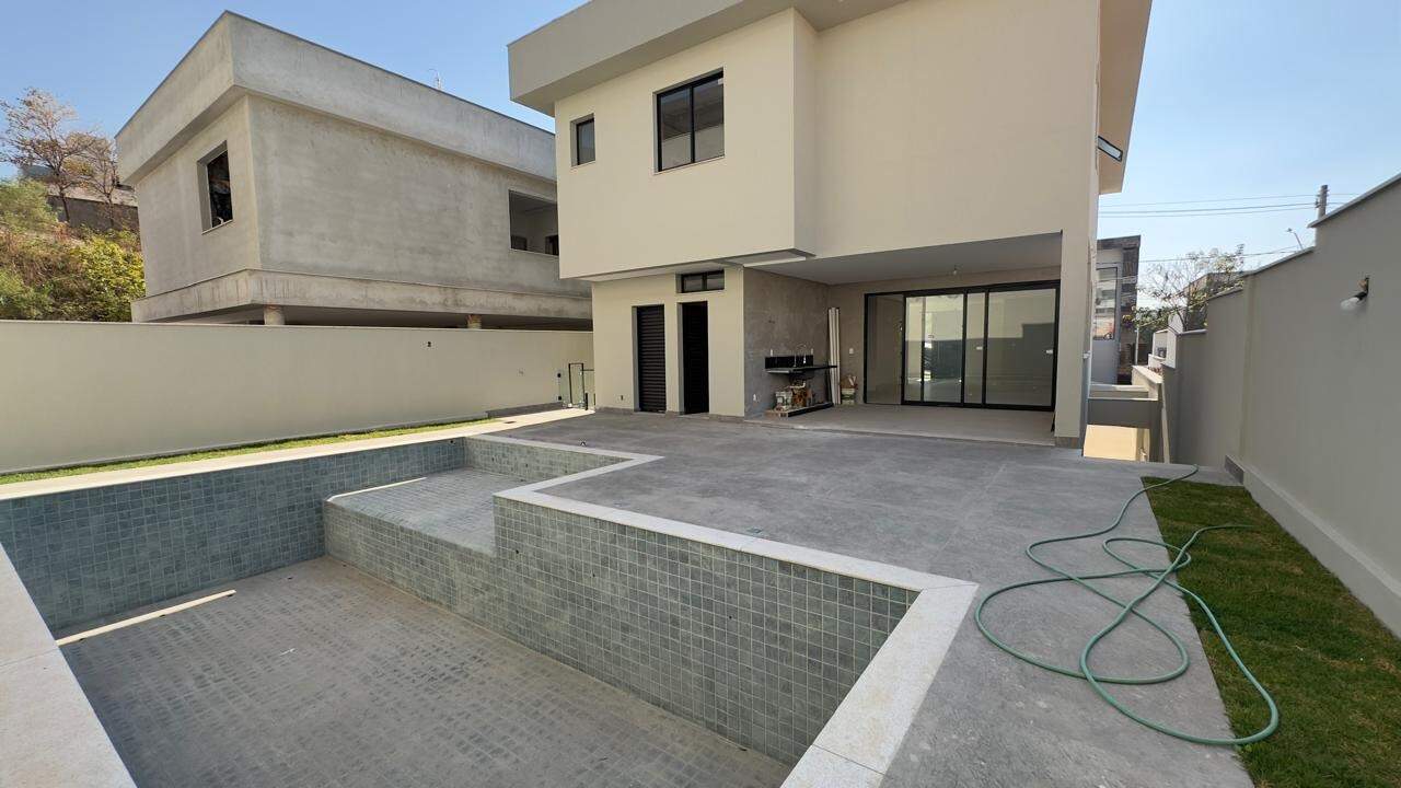 Casa à venda no Portal Do Sol: 