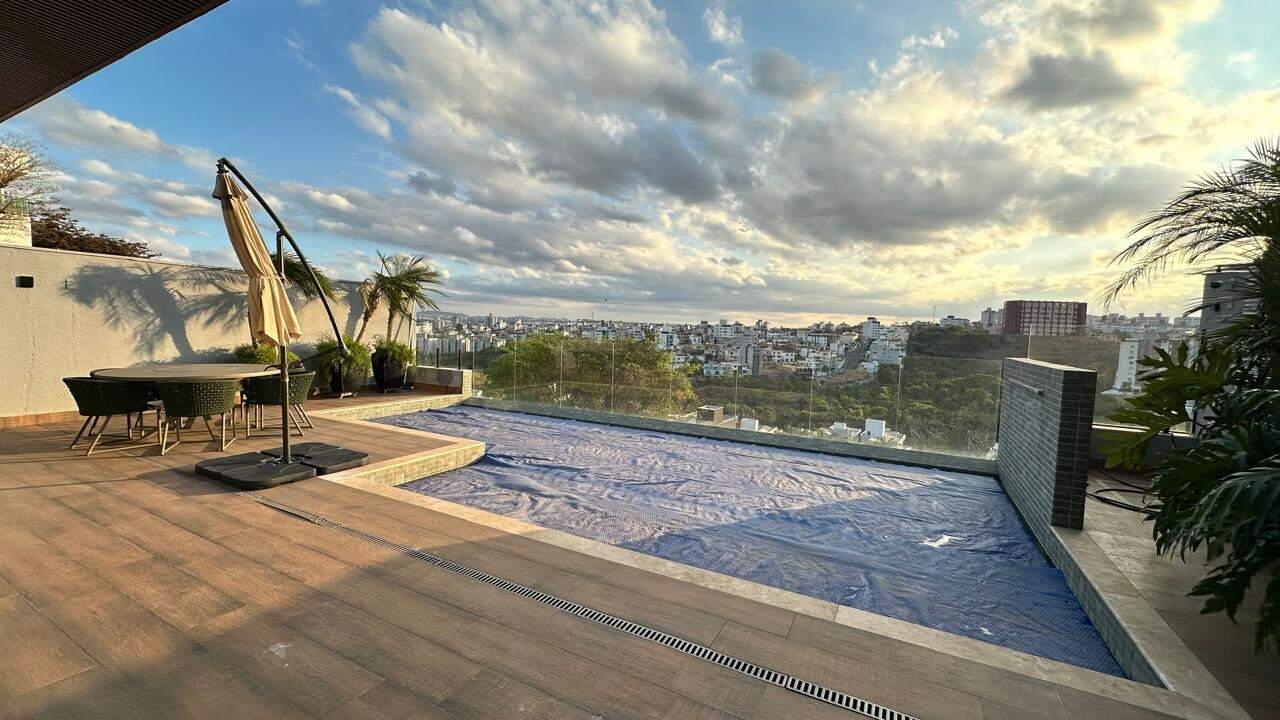 Casa em Condomínio à venda no Portal Do Sol: 