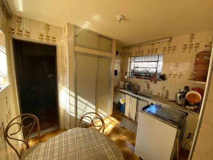 Casa à venda no Planalto: 2