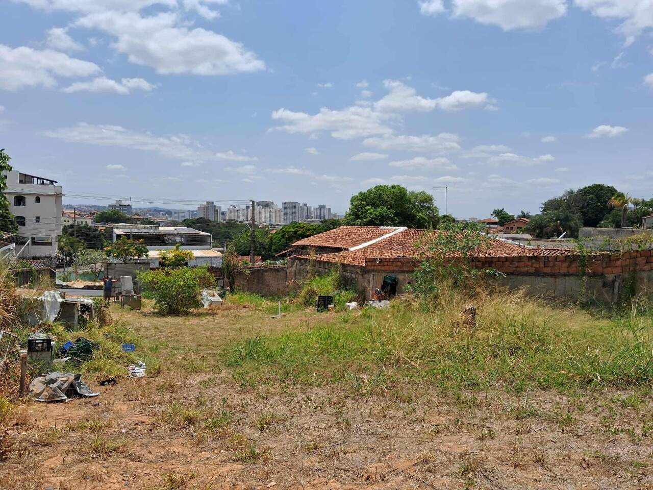 Terreno à venda no Planalto: 