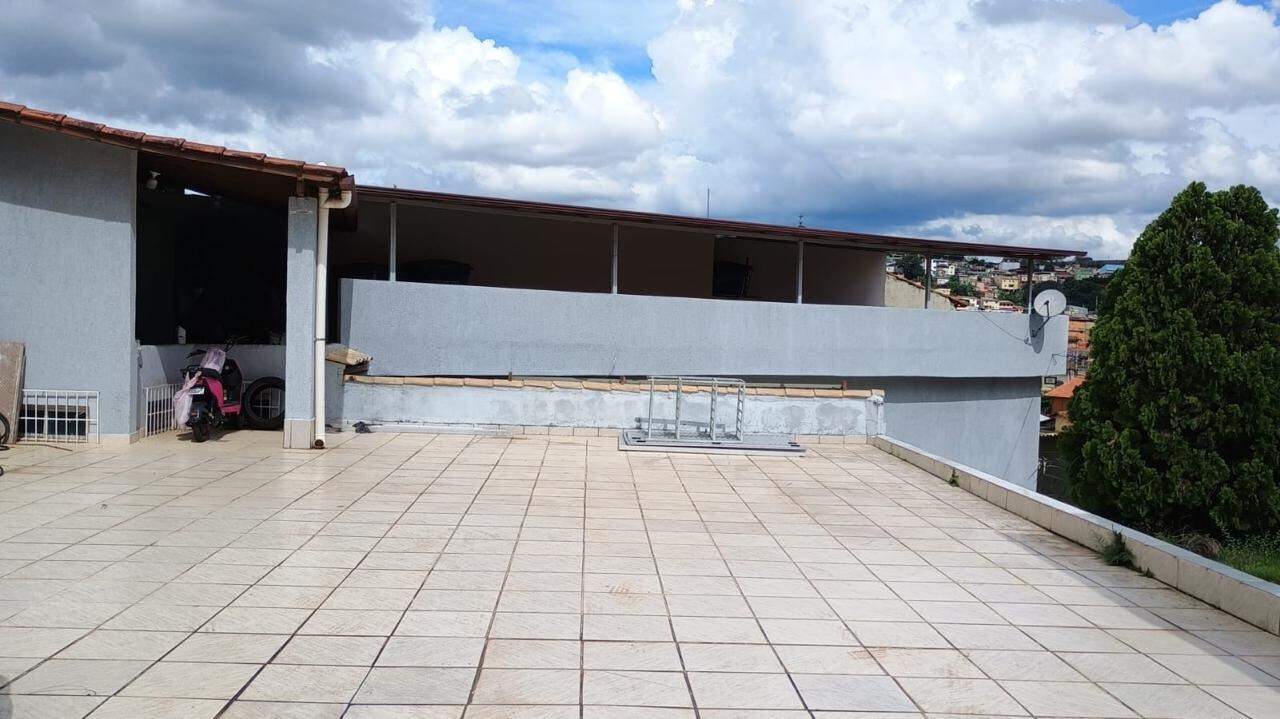 Casa à venda no Alípio de Melo: 20