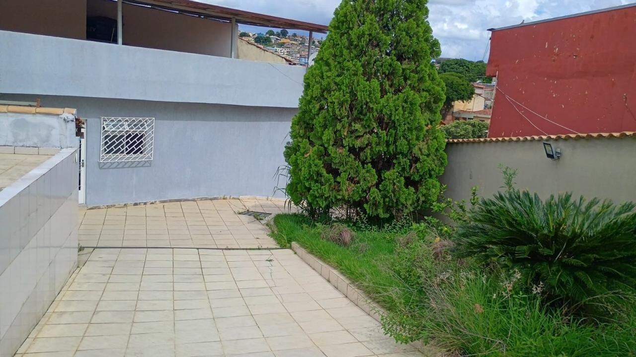 Casa à venda no Alípio de Melo: 21