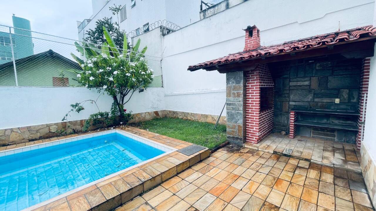 Casa à venda no Liberdade: 3