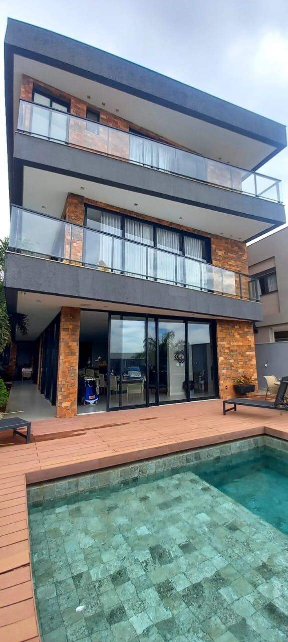 Casa em Condomínio à venda no Portal Do Sol: 