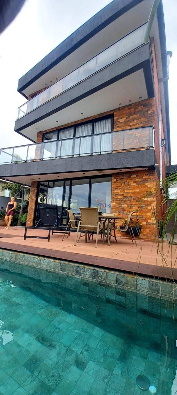 Casa em Condomínio à venda no Portal Do Sol: 