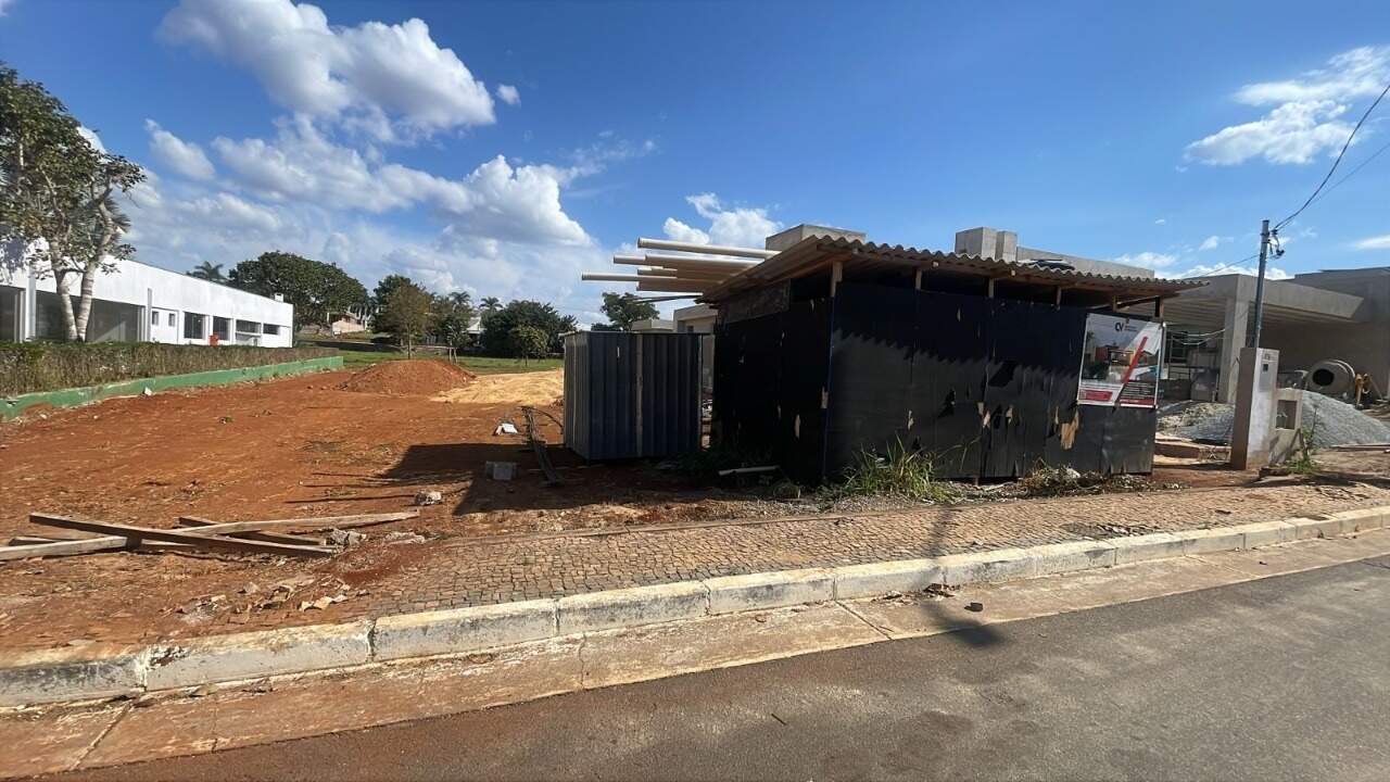 Lotes em condomínio à venda no Jardim Ipê: 