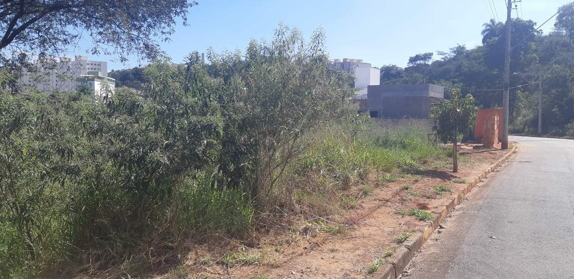 Lotes em condomínio à venda no Portal Do Sol: 