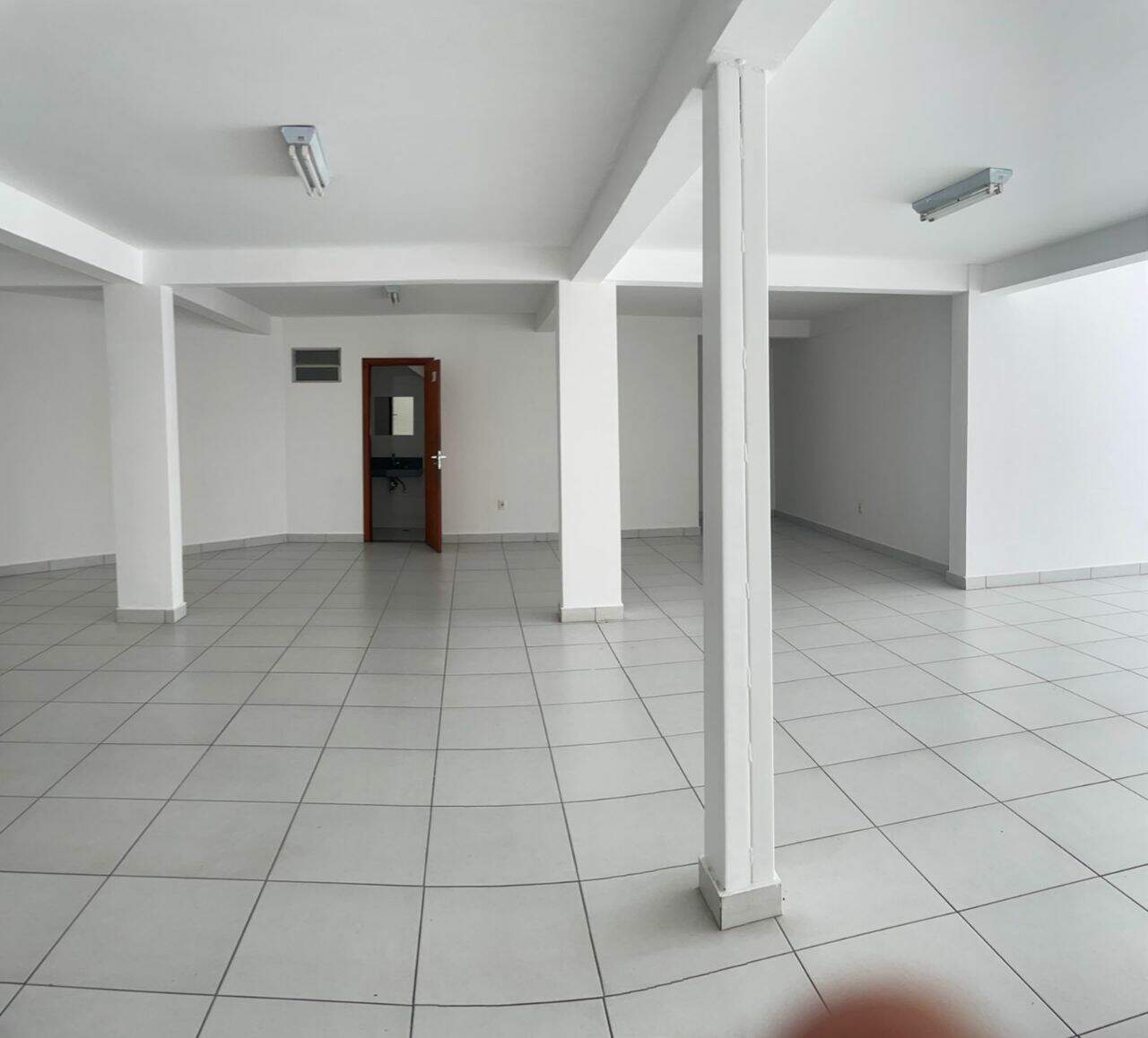 Loja para aluguel no Itatiaia: 