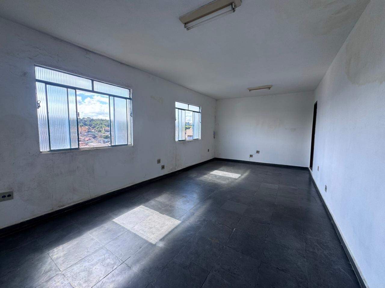 Sala Comercial para aluguel no Inconfidência: 