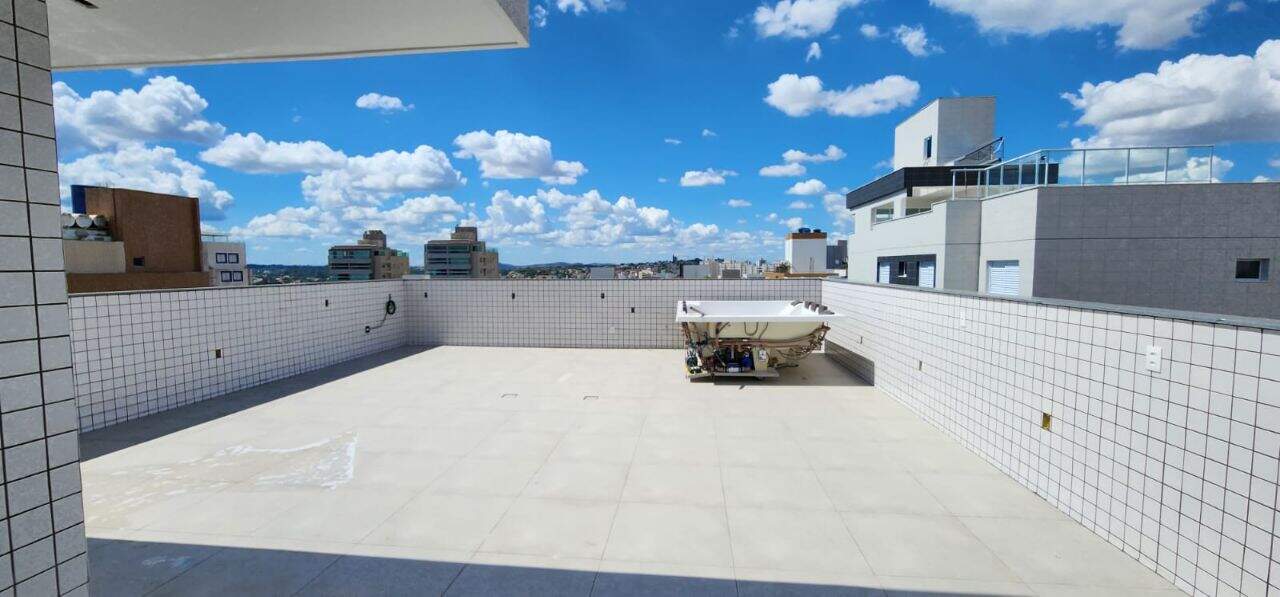 Cobertura à venda no Castelo: 