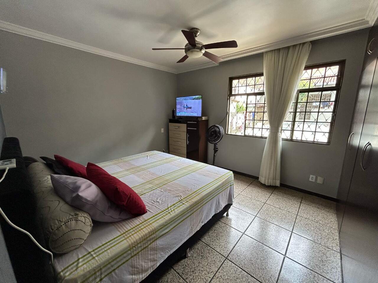 Casa à venda no Itapoã: 