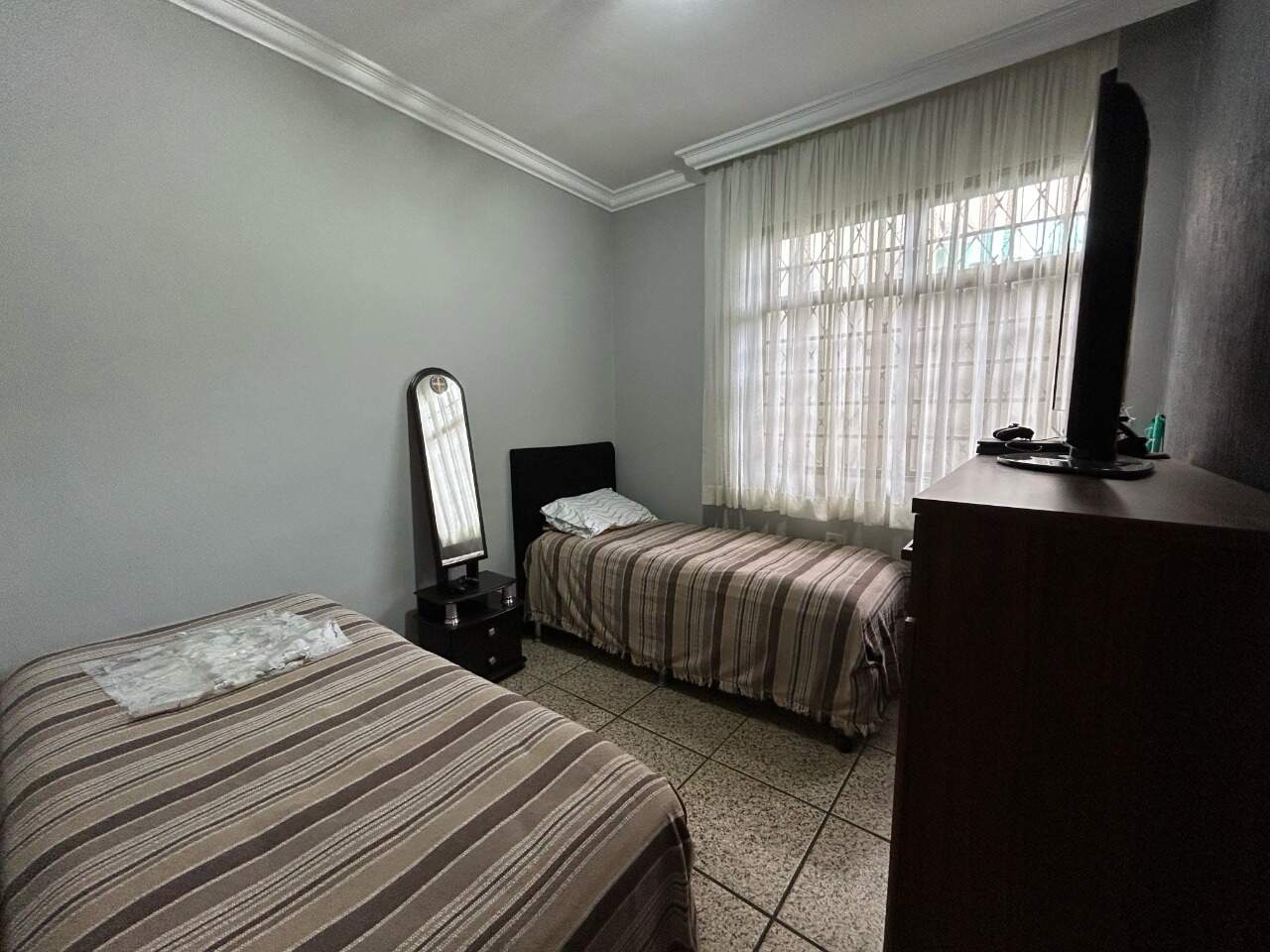 Casa à venda no Itapoã: 
