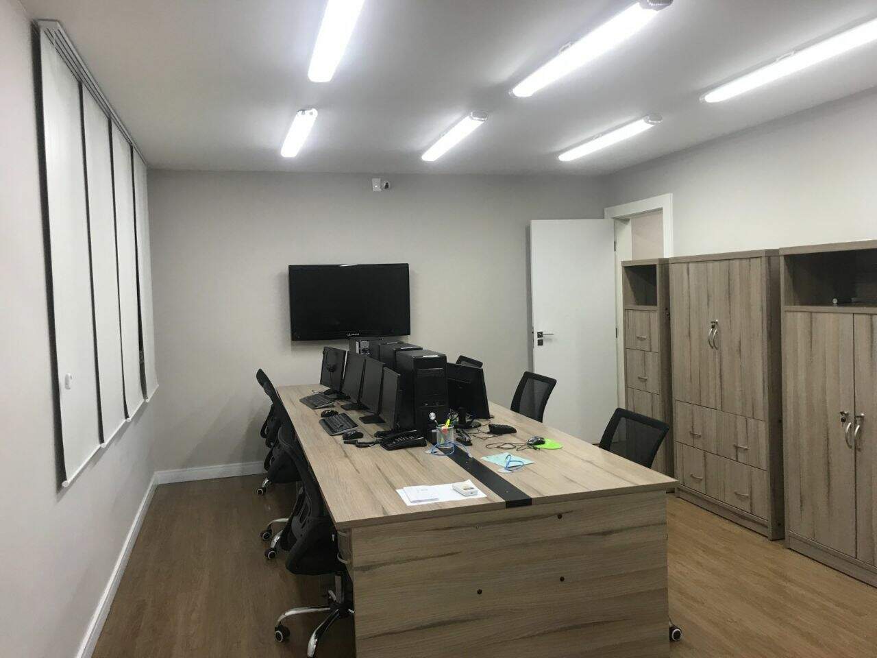 Casa comercial à venda no Castelo: 