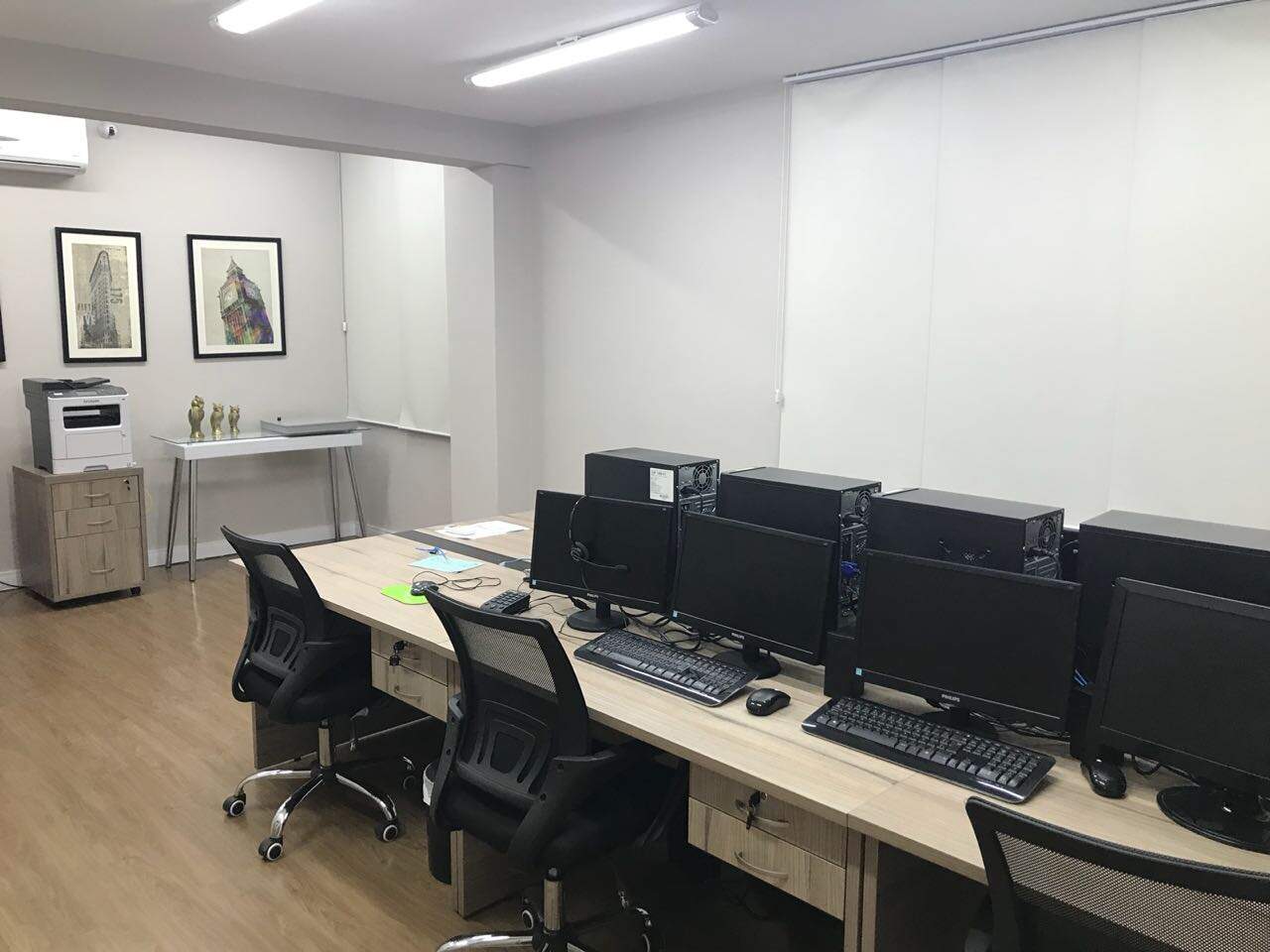 Casa comercial à venda no Castelo: 