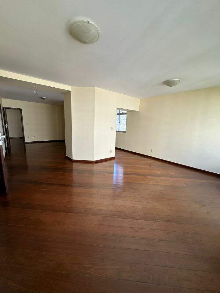 Apartamento à venda no Funcionários: 