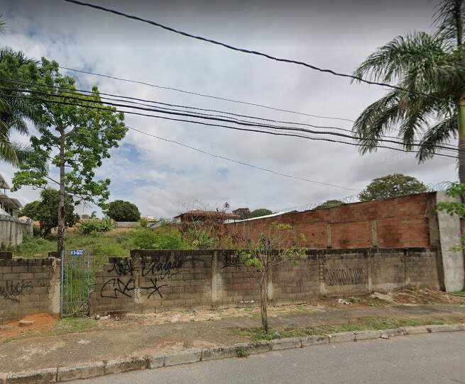 Terreno à venda no Bandeirantes: 