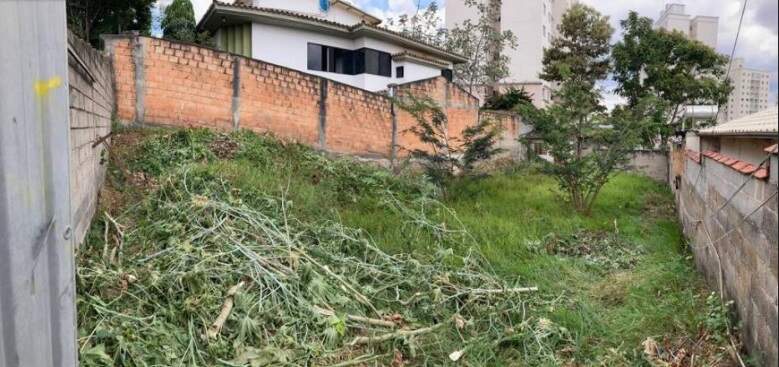 Terreno à venda no Jardim Paquetá: 