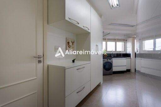 Apartamento à venda com 3 quartos, 157m² - Foto 15