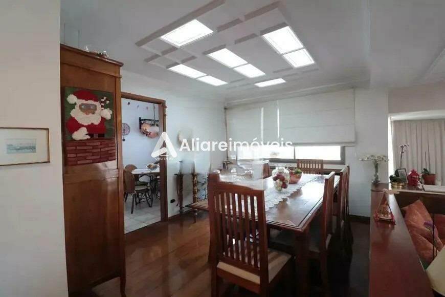 Apartamento à venda com 3 quartos, 181m² - Foto 4