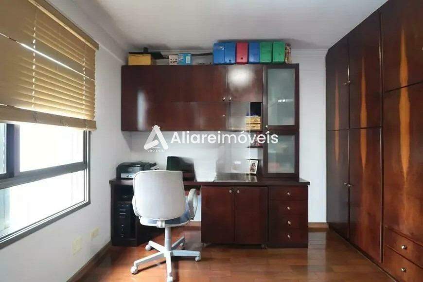 Apartamento à venda com 3 quartos, 181m² - Foto 10