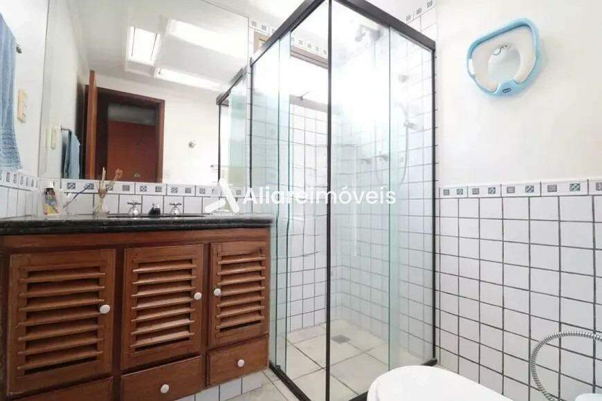 Apartamento à venda com 3 quartos, 181m² - Foto 9