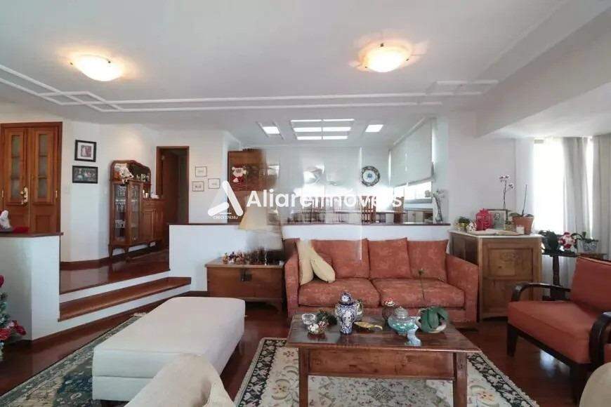 Apartamento à venda com 3 quartos, 181m² - Foto 2