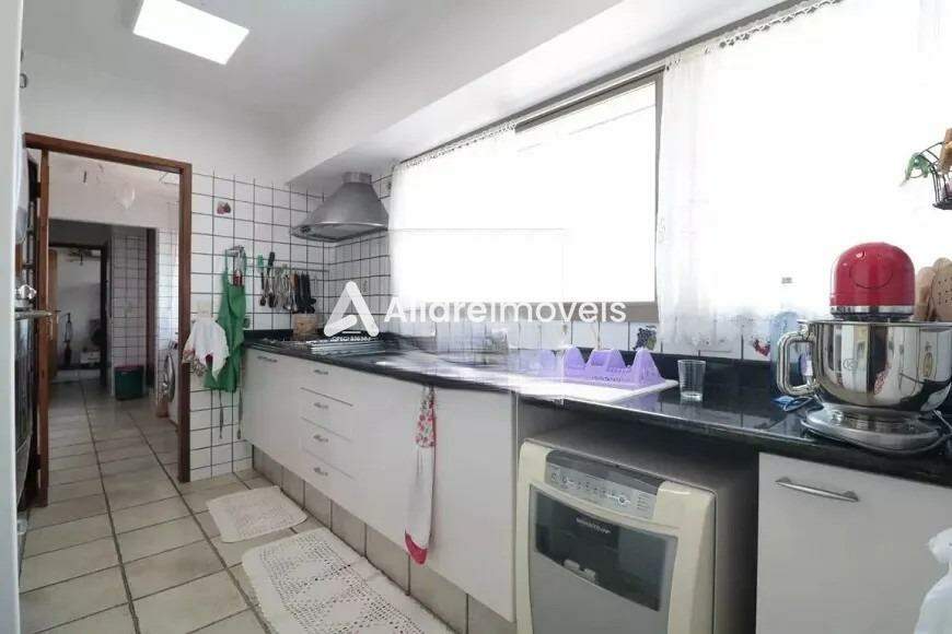 Apartamento à venda com 3 quartos, 181m² - Foto 15