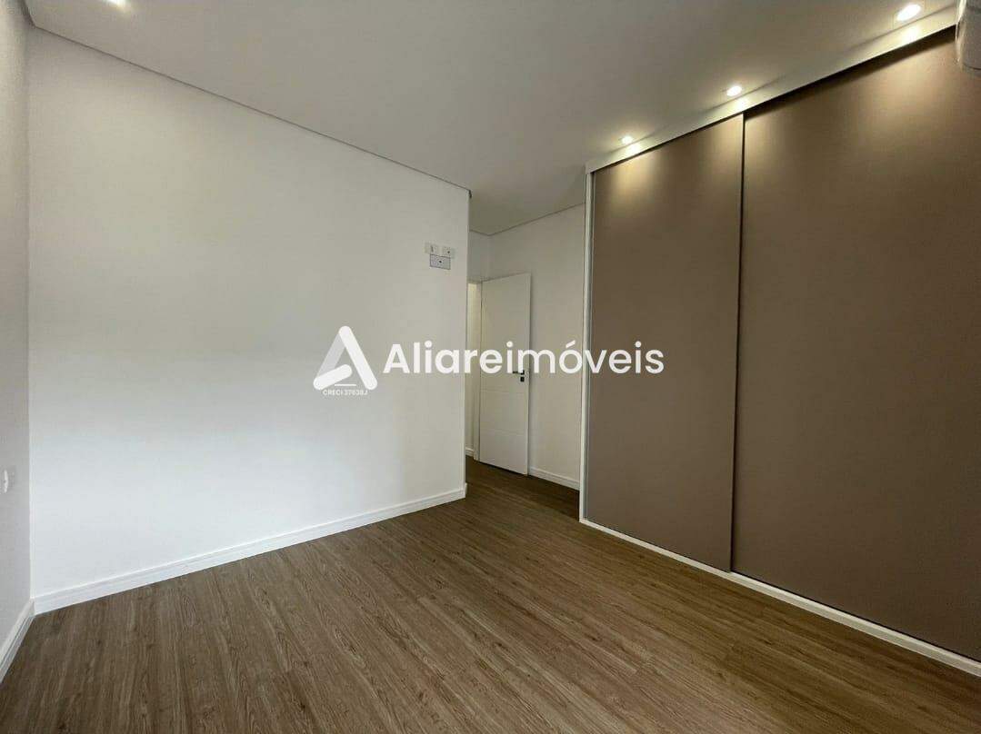 Casa à venda com 4 quartos, 160m² - Foto 4