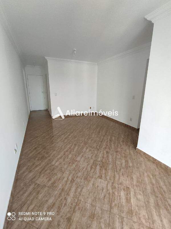 Apartamento à venda com 3 quartos, 61m² - Foto 2